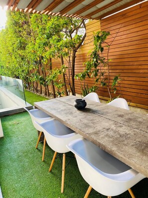 House - Elegant and Private Living by Neuvel (Vari-Voula-Vouliagmeni)