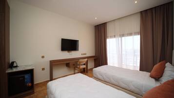 Standaard suite | Een bureau, gratis wifi