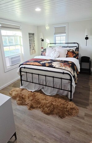 Internet, bed sheets - Boho by the Beach - A Cozy, Peaceful Coastal Escape (Bolivar Peninsula)