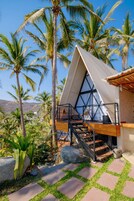 Single Room, Balcony, Beach View | Exterior