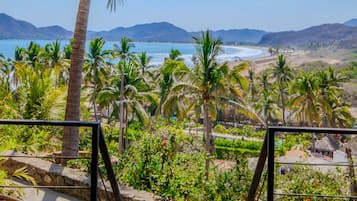 Double Room, Balcony, Beach View | Property grounds
