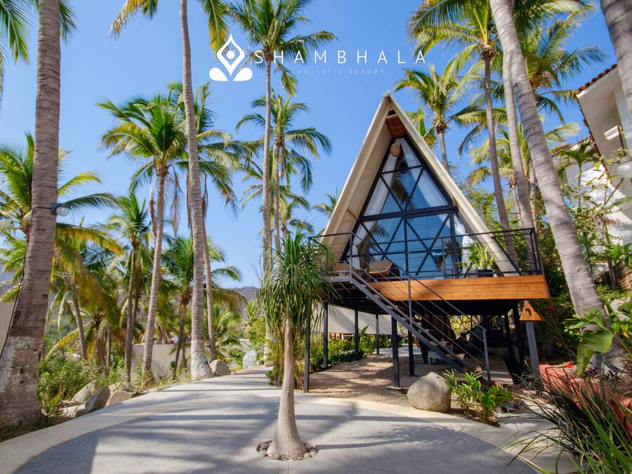 Double Room, Balcony, Beach View | Property grounds