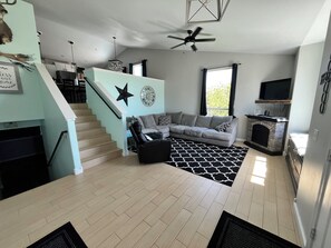 Smart TV - Soothing 4-bedroom house with AC in pleasant Billings (Billings)