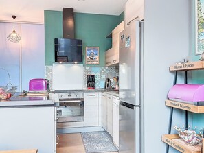 Refrigerador, microondas, horno, lavavajillas