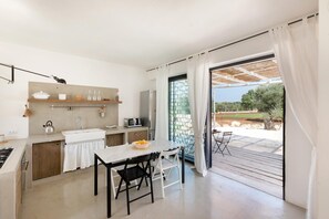 Fridge, microwave, oven, stovetop - Trullo delle Stelle with Private Pool for Rent in Puglia (ostuni)