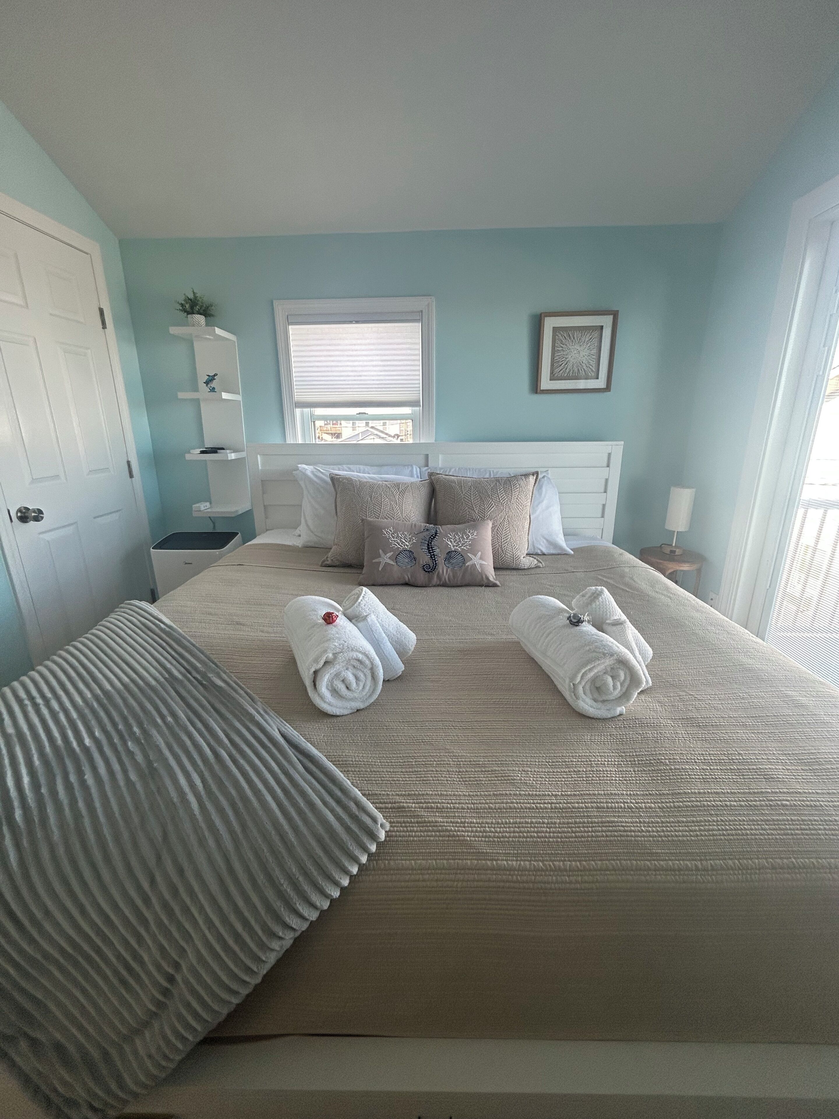 3 bedrooms, iron/ironing board, travel cot, free WiFi