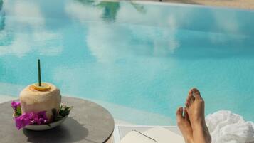 Kolam renang outdoor