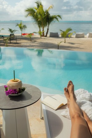 Outdoor pool - La Coleccion (Isla Mujeres)