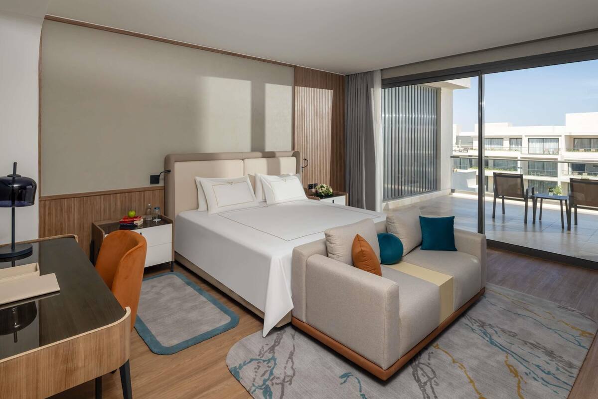 Premium Suite, 1 Katil Kelamin (Double) dengan Katil Sofa | Cadar kapas Mesir, peralatan tempat tidur premium, bar mini percuma