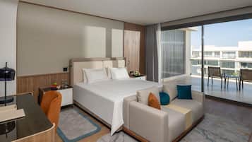Premium Suite | Egyptian cotton sheets, premium bedding, minibar (free items)
