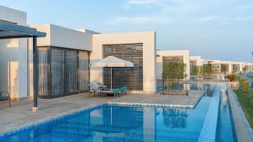 Villa, 1 trÚs grand lit | Draps en coton égyptien, literie de qualité supérieure