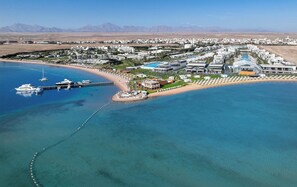 私人海灘、海灘小屋、遮陽傘、海灘浴巾