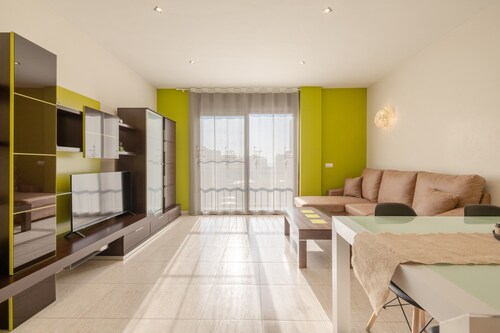 'Bapu' Apartment with Balcony and Wi-Fi