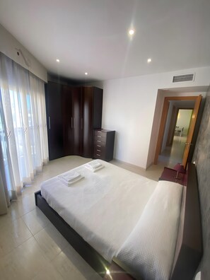 Iron/ironing board, WiFi, bed sheets - 'Bapu' Apartment with Balcony and Wi-Fi (L'Aldea)