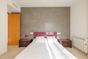 3 Schlafzimmer, Bügeleisen/Bügelbrett, WLAN, Bettwäsche