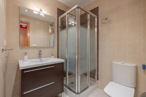 Unclassified image, 4 of 27, button - 'Bapu' Apartment with Balcony and Wi-Fi (L'Aldea)