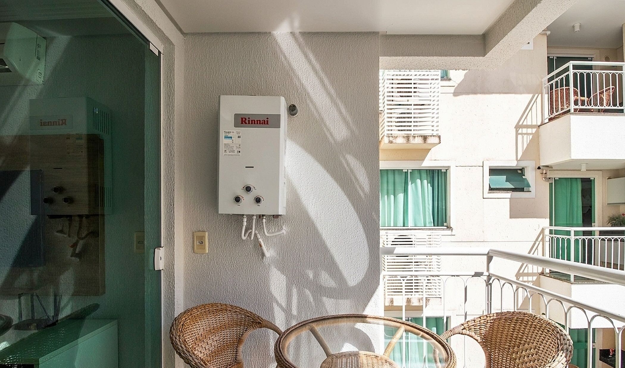Basic Apartment | Outdoor dining