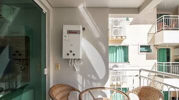 Basic Apartment | Outdoor dining