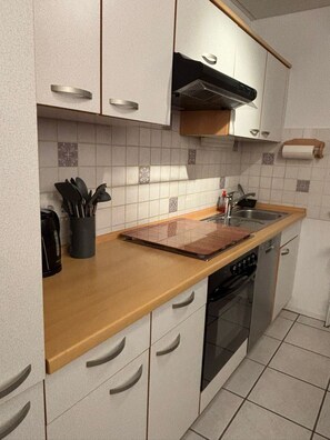 Fridge, microwave, oven, stovetop - Hirschblick Apartments Bontkirchen, Brilon (Brilon)