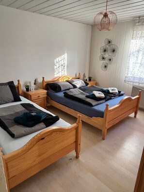 Bügeleisen/Bügelbrett, WLAN, Bettwäsche