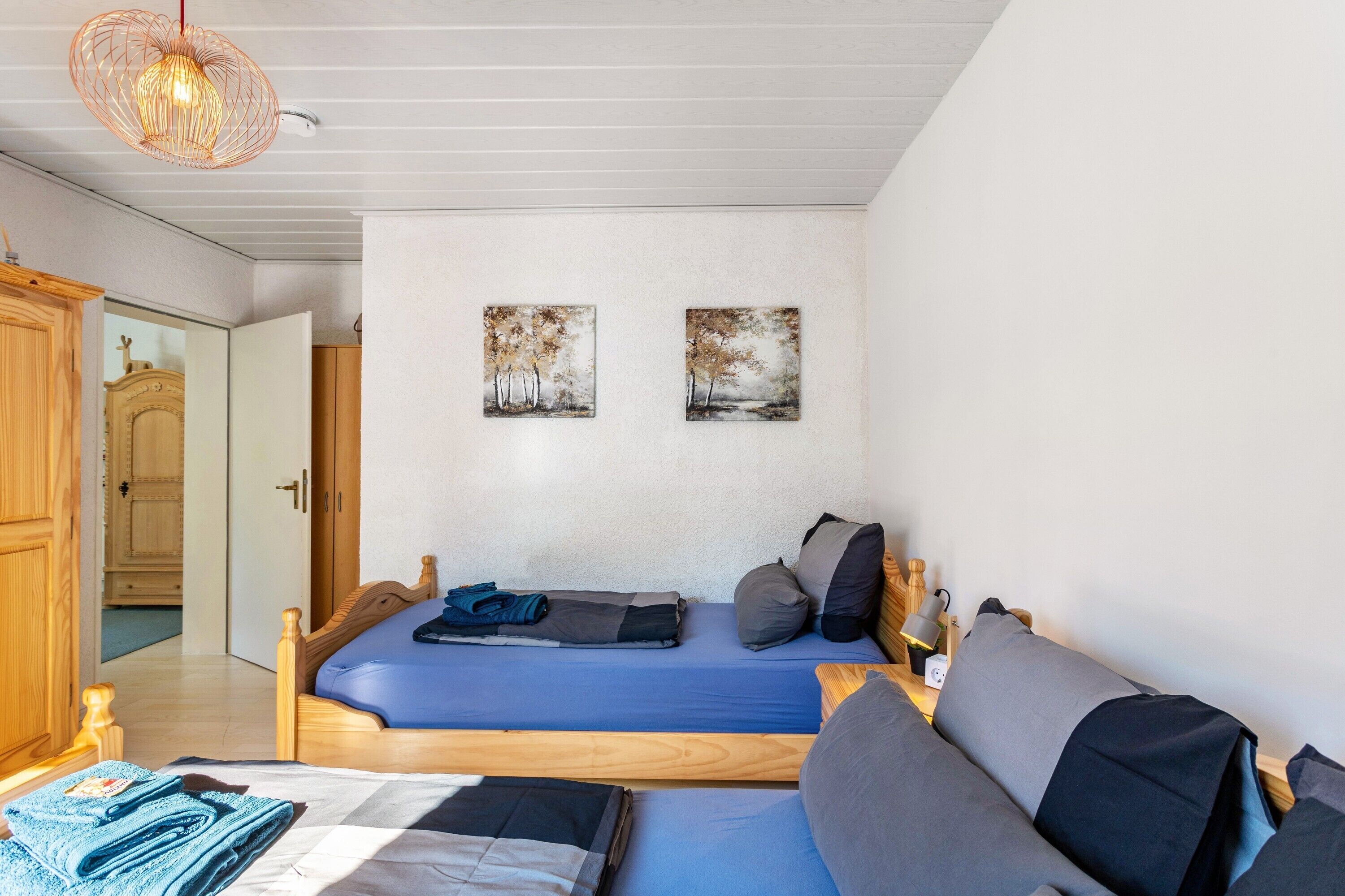 Iron/ironing board, WiFi, bed sheets