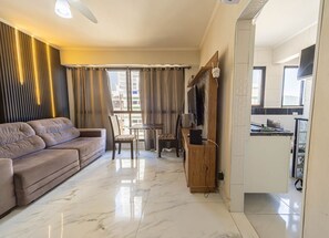 Living area - Apto Pet Friendly Beira-mar c Garagem no Boqueirão (Praia Grande)