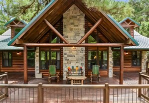 Terrace/patio - Rustic Log Cabin Getaway w/Hot Tub, Fire Pit (Broken Bow)