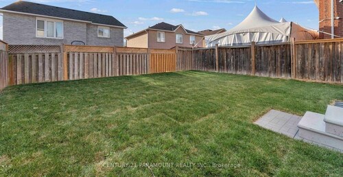 GTA Get Away, central location, close to highway 407, minutes to Highway 401.