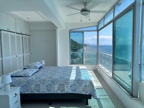 WiFi, bed sheets