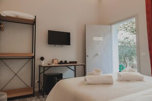 Iron/ironing board, WiFi, bed sheets - Golden Jasmine Room with Wi-Fi and Air Conditioning (Cefalù)