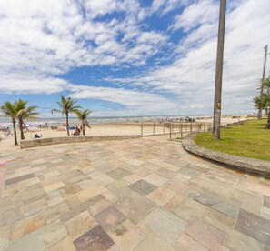 Apartment | 1 bedroom - Apto Pet Friendly Beira-mar c Garagem no Boqueir o (Praia Grande)