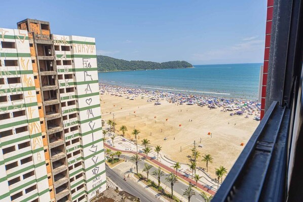 Apartment | 1 bedroom - Apto Pet Friendly Beira-mar c Garagem no Boqueir o (Praia Grande)
