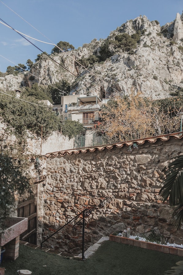 Property grounds - Golden Sun Room with Wi-Fi and Air Conditioning (Cefalù)