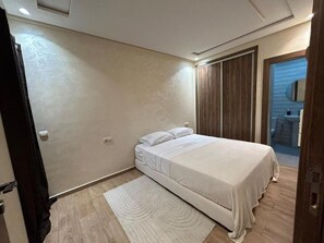 2 bedrooms, bed sheets - Burj Malaak apartment in a private residence with swimming pool (Marrakech)