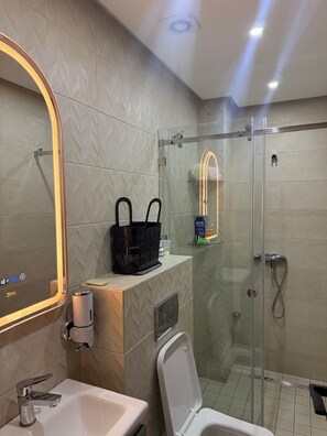 Towels, toilet paper - Burj Malaak apartment in a private residence with swimming pool (Marrakech)