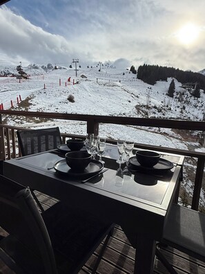 Outdoor dining - Luxury apartment chalet 11 (Courchevel)