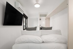 Double Room | Iron/ironing board, free WiFi - Dobo Madrid Siena (Lineal)