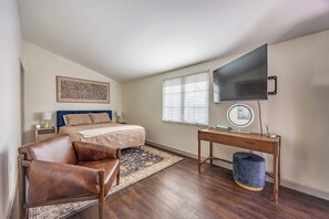 WiFi, bed sheets - Monon Lofts Luxury Studio A (Indianapolis)