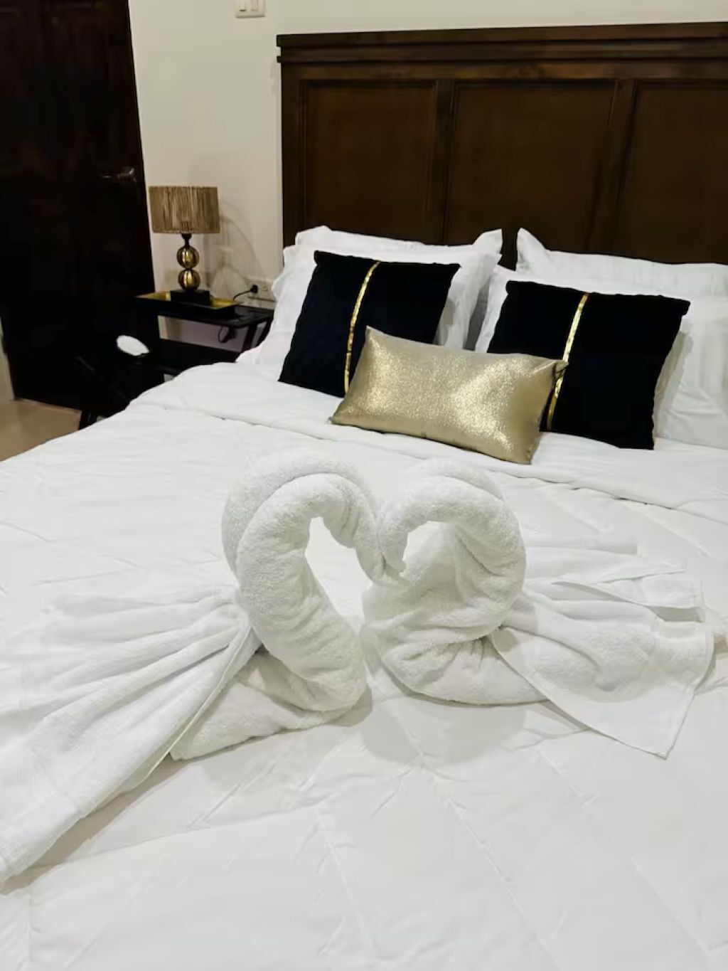 1 bedroom, iron/ironing board, internet, bed sheets