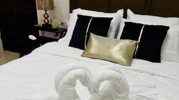 1 bedroom, iron/ironing board, internet, bed sheets