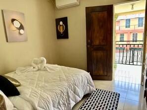 1 bedroom, iron/ironing board, internet, bed sheets - Very Safe Clean Comfortable, Excellent Location
Renovated Townhouse San Fernando (San Fernando)