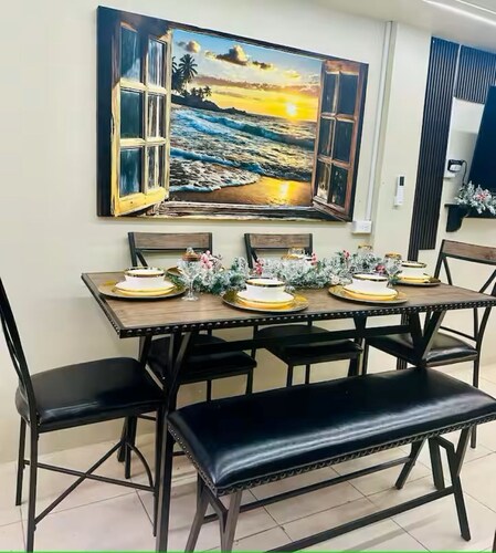 Very Safe Clean Comfortable, Excellent Location
Renovated Townhouse San Fernando