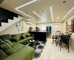 Living area - Very Safe Clean Comfortable, Excellent Location
Renovated Townhouse San Fernando (San Fernando)