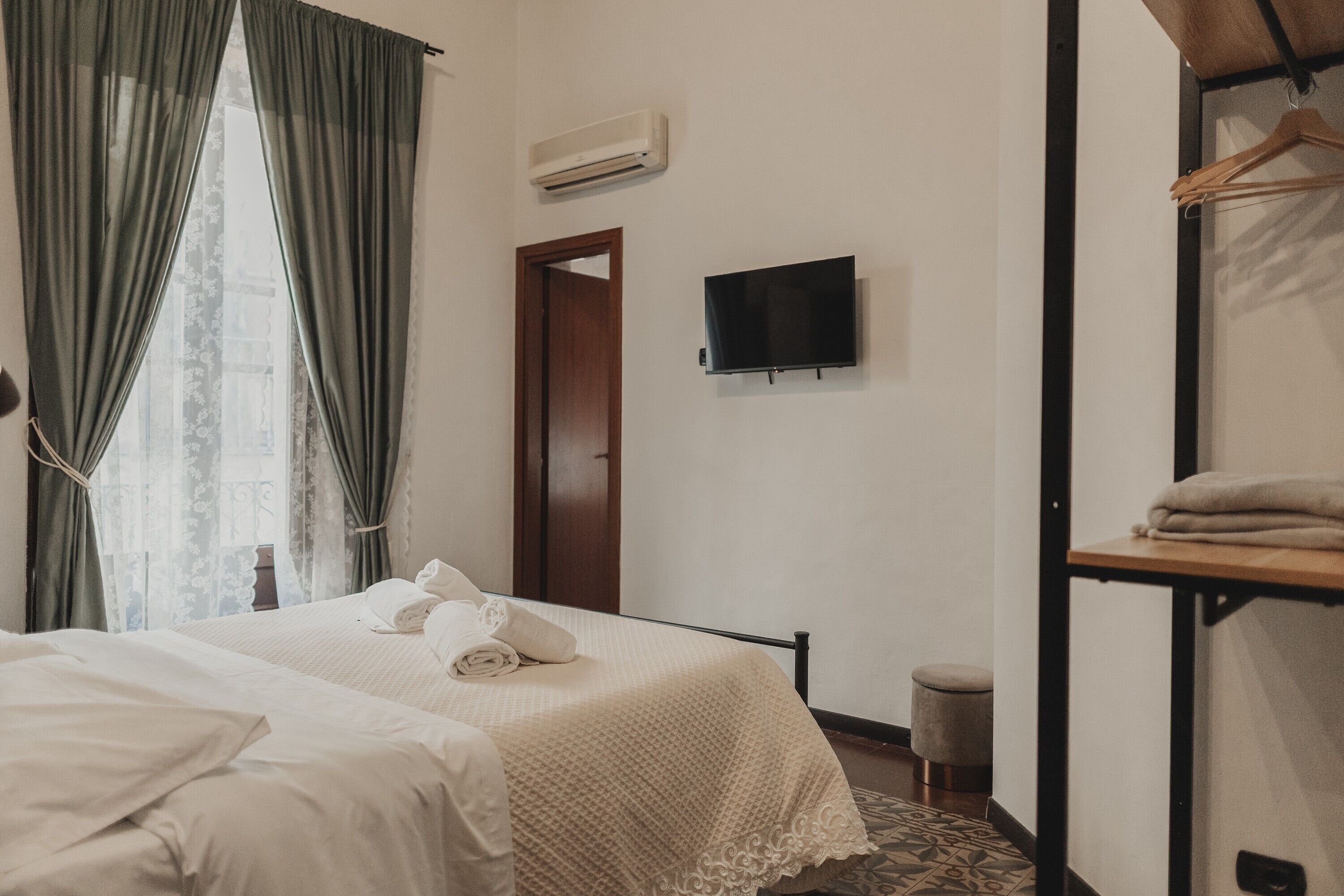 Strykejern/-brett, wi-fi og sengetøy