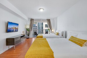 Desk, iron/ironing board, WiFi, bed sheets - Memorable Brickell High (Miami)