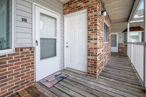 Exterior detail - Tiffanie by the Sea 316A (Ocean City)