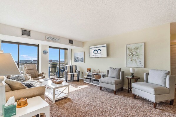 Living area - Braemar Towers S 1406 (Ocean City)