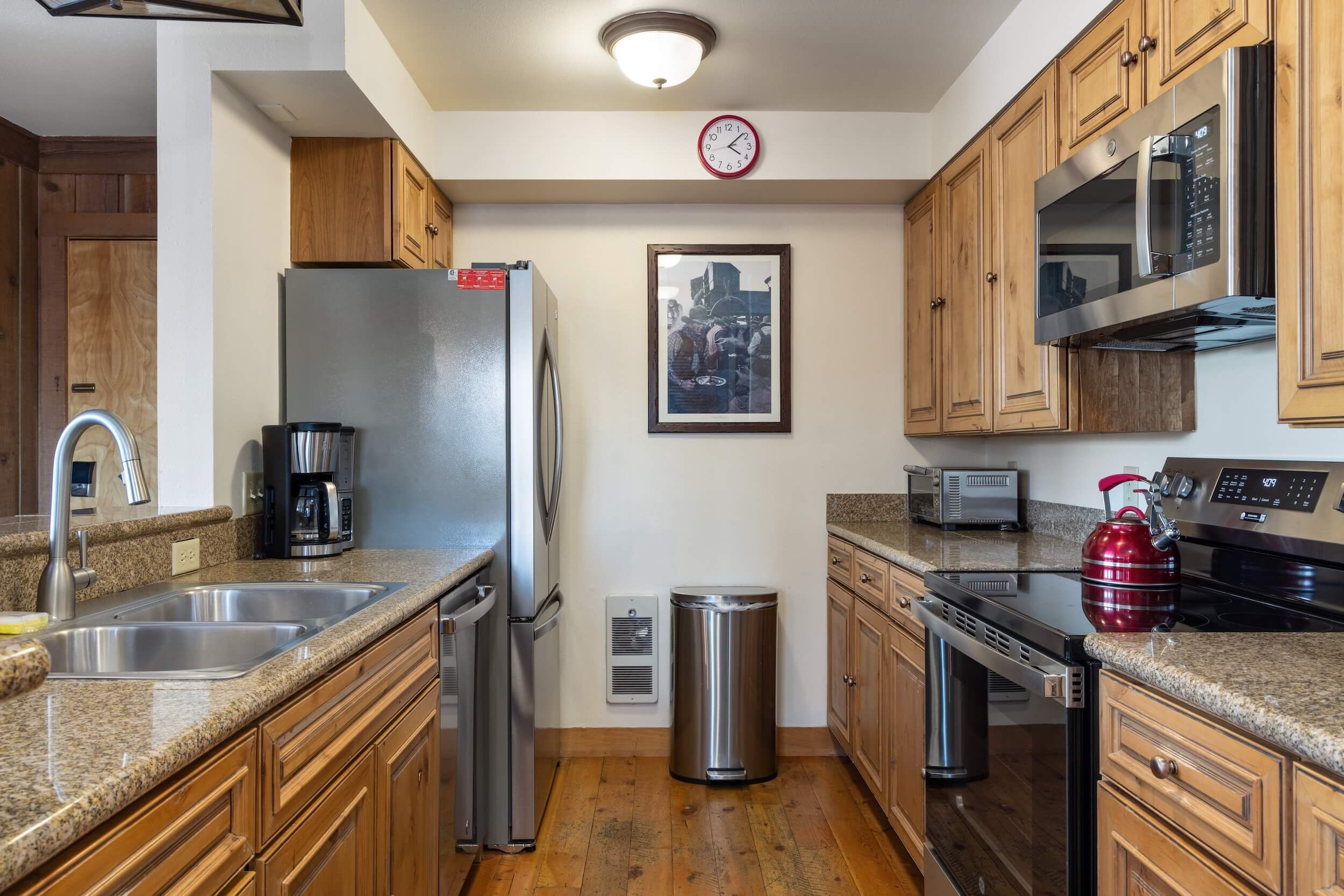 Refrigerador, microondas, horno, placa de cocina