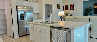 Beautiful 3/2 Designer Home with Golf Cart & Dog Friendly – Village of Dabney