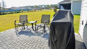 Terrace/patio - Beautiful 3/2 Designer Home with Golf Cart & Dog Friendly – Village of Dabney (The Villages)